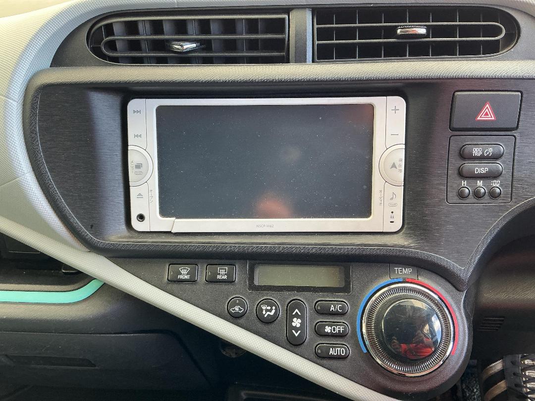 Photo '9' of Toyota Aqua Hybrid Photo '9' of Toyota Aqua Hybrid