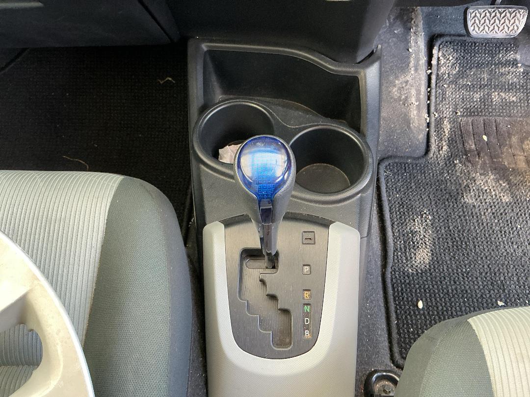 Photo '10' of Toyota Aqua Hybrid Photo '10' of Toyota Aqua Hybrid