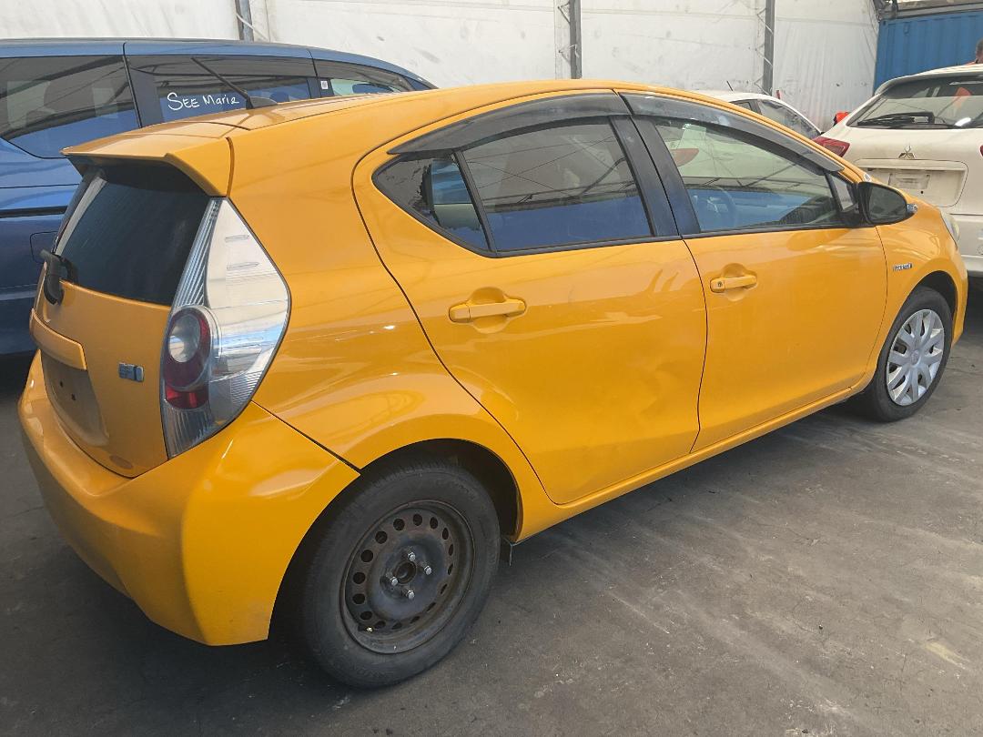 Photo '4' of Toyota Aqua Hybrid Photo '4' of Toyota Aqua Hybrid