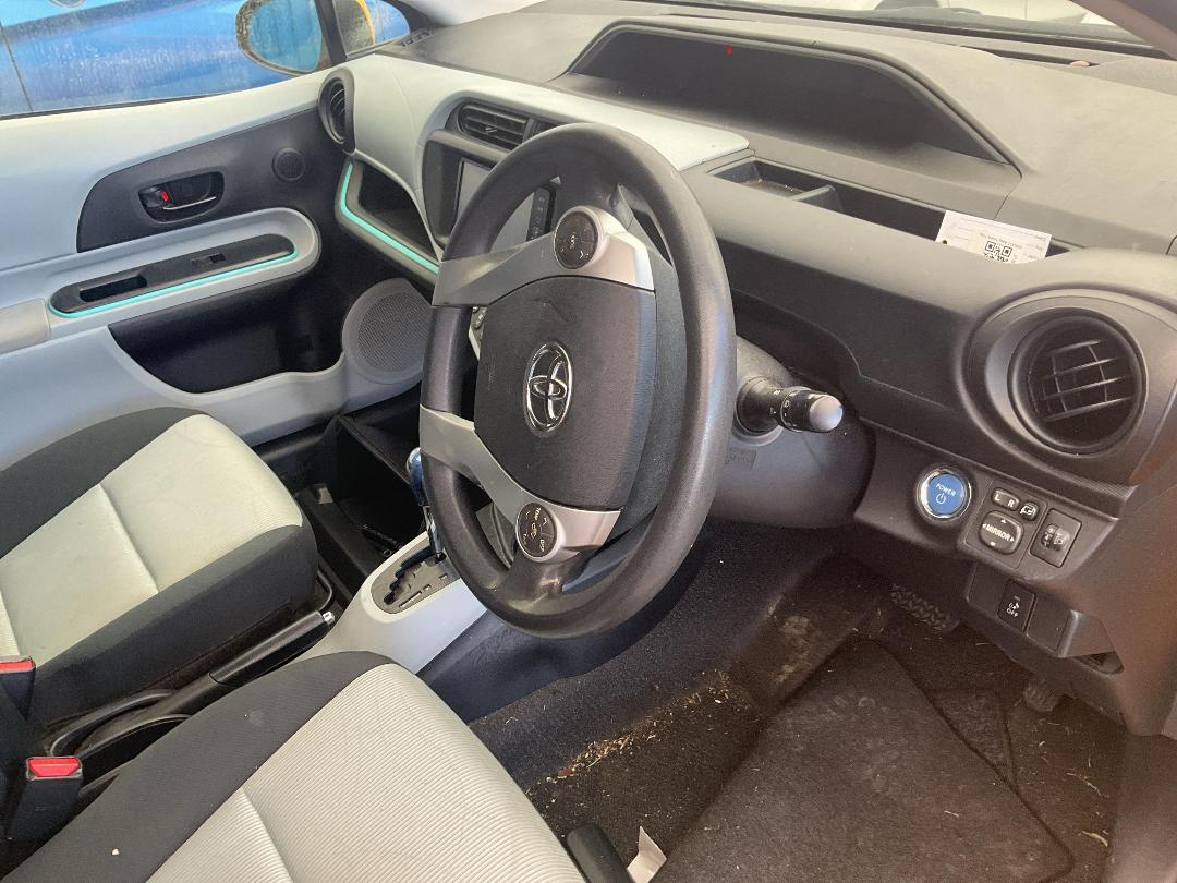 Photo '6' of Toyota Aqua Hybrid Photo '6' of Toyota Aqua Hybrid