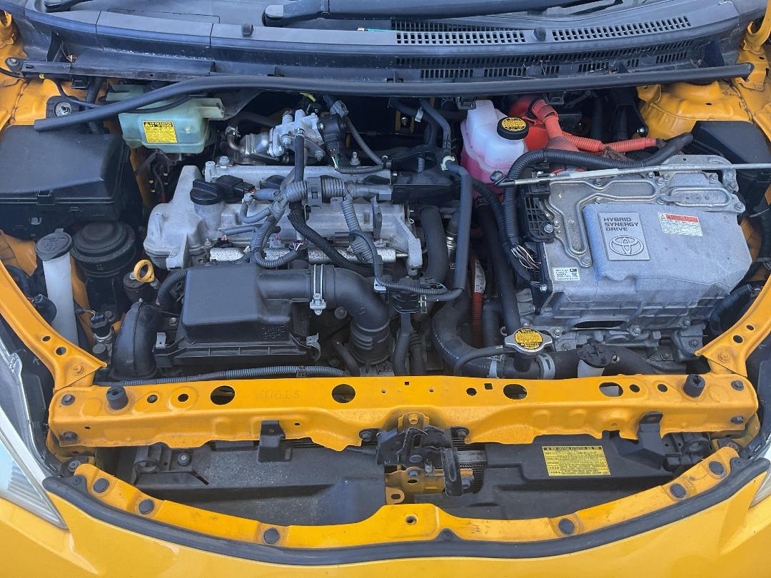 Photo '12' of Toyota Aqua Hybrid Photo '12' of Toyota Aqua Hybrid