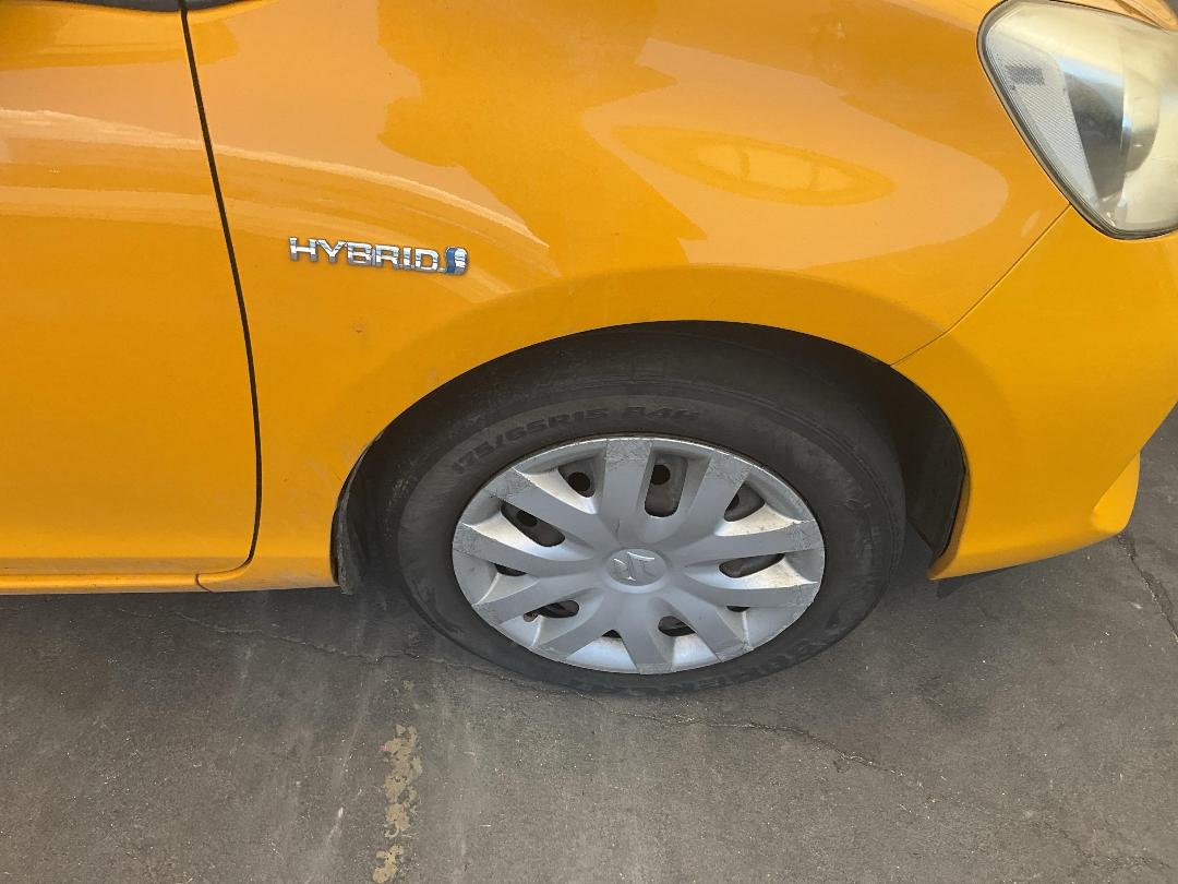 Photo '17' of Toyota Aqua Hybrid Photo '17' of Toyota Aqua Hybrid