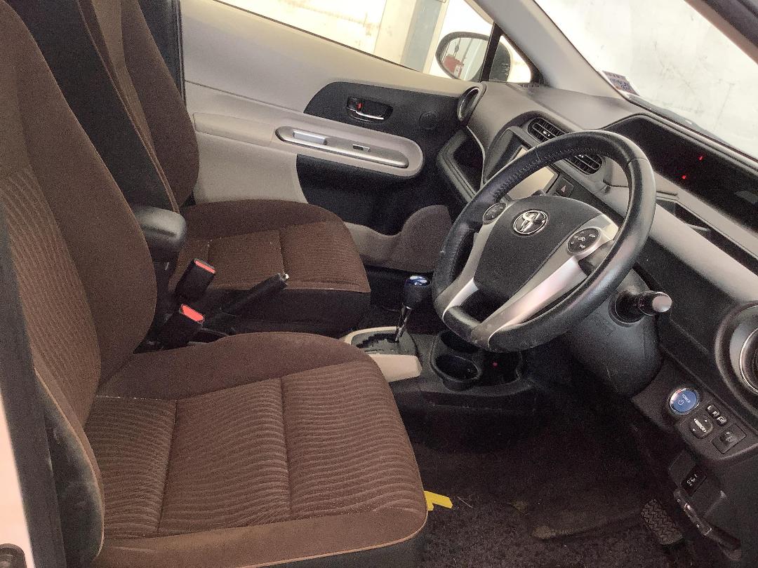 Photo '11' of Toyota Aqua