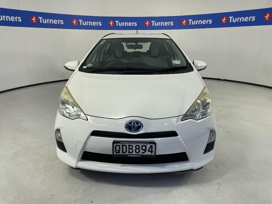 Photo '2' of Toyota Aqua Photo '2' of Toyota Aqua