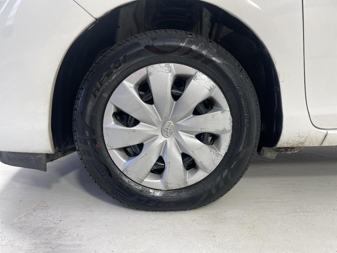 Photo '10' of Toyota Aqua Photo '10' of Toyota Aqua