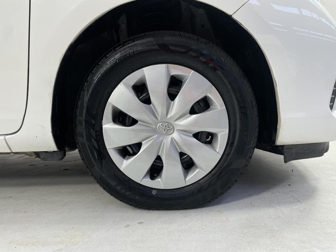 Photo '9' of Toyota Aqua Photo '9' of Toyota Aqua