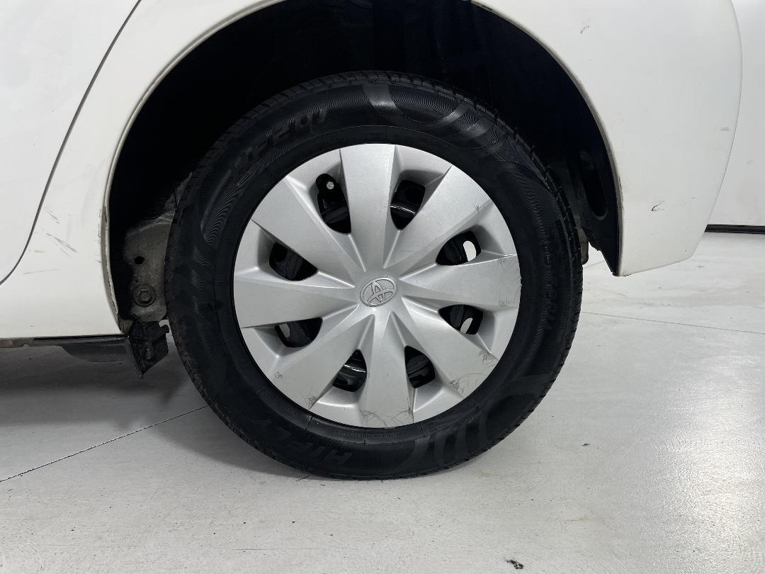 Photo '11' of Toyota Aqua Photo '11' of Toyota Aqua