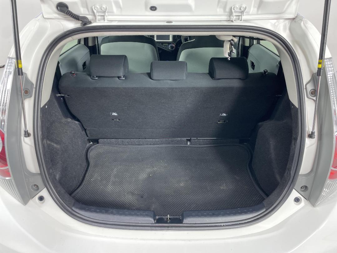 Photo '14' of Toyota Aqua Photo '14' of Toyota Aqua