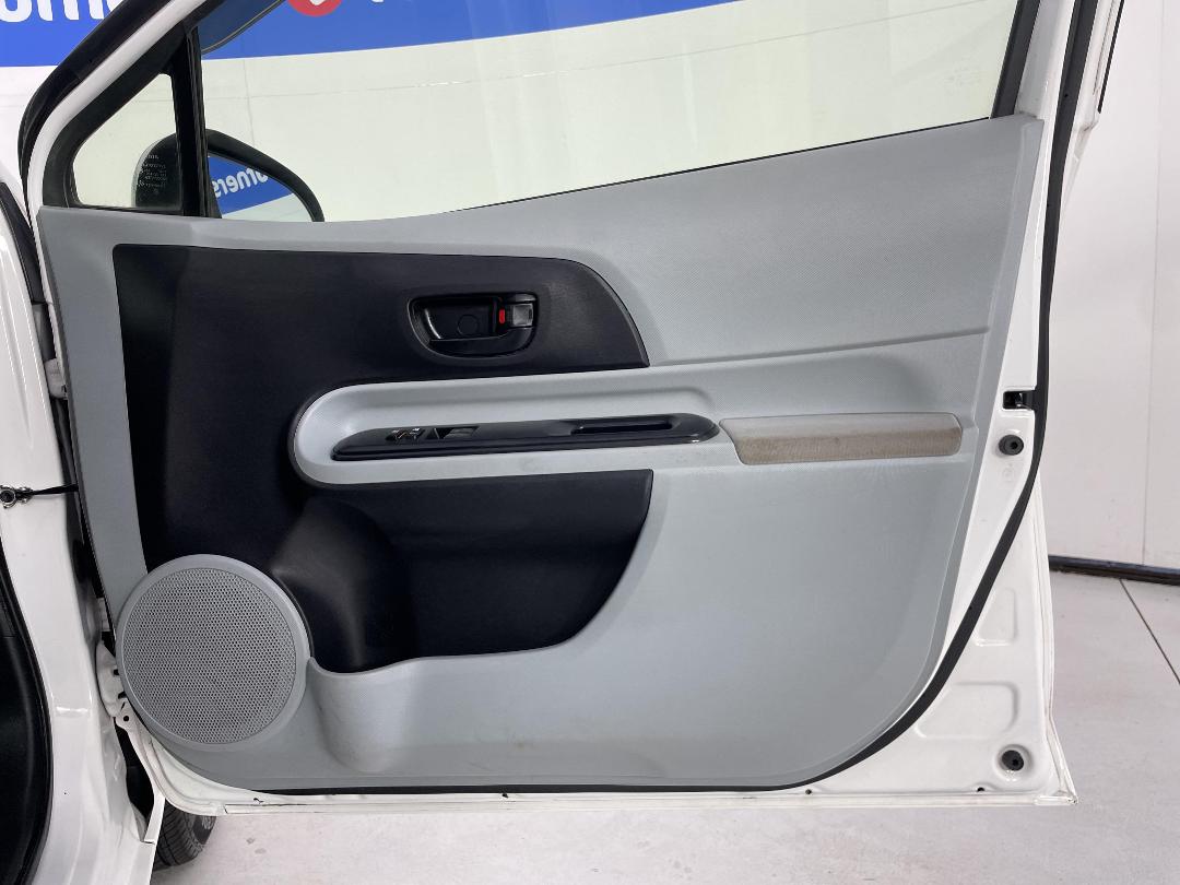 Photo '15' of Toyota Aqua Photo '15' of Toyota Aqua