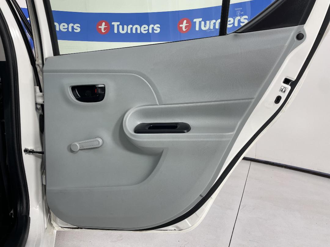 Photo '19' of Toyota Aqua Photo '19' of Toyota Aqua