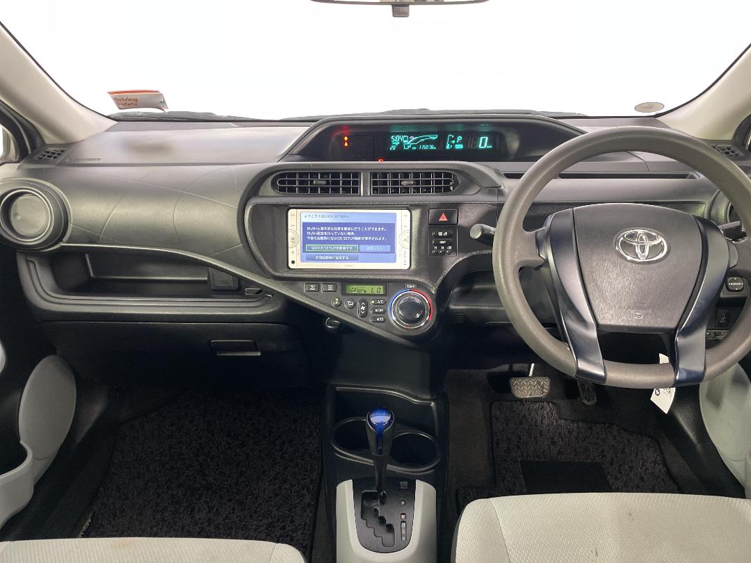 Photo '17' of Toyota Aqua Photo '17' of Toyota Aqua