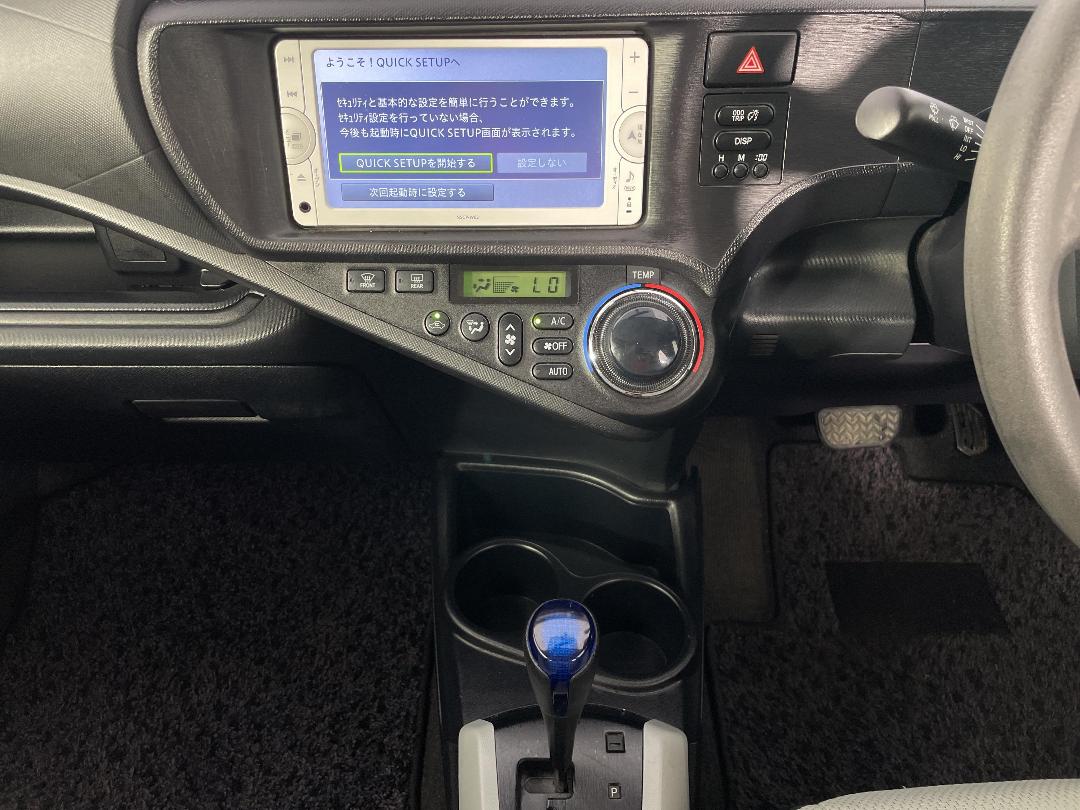 Photo '18' of Toyota Aqua Photo '18' of Toyota Aqua