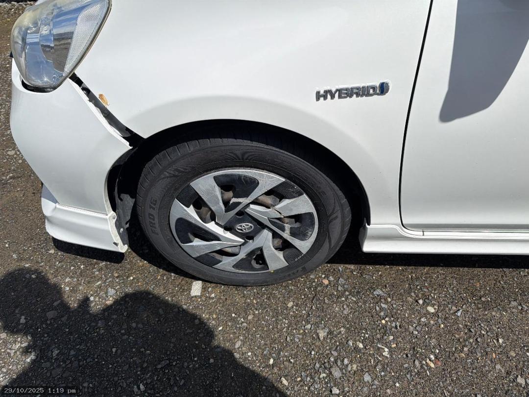 Photo '6' of Toyota Aqua