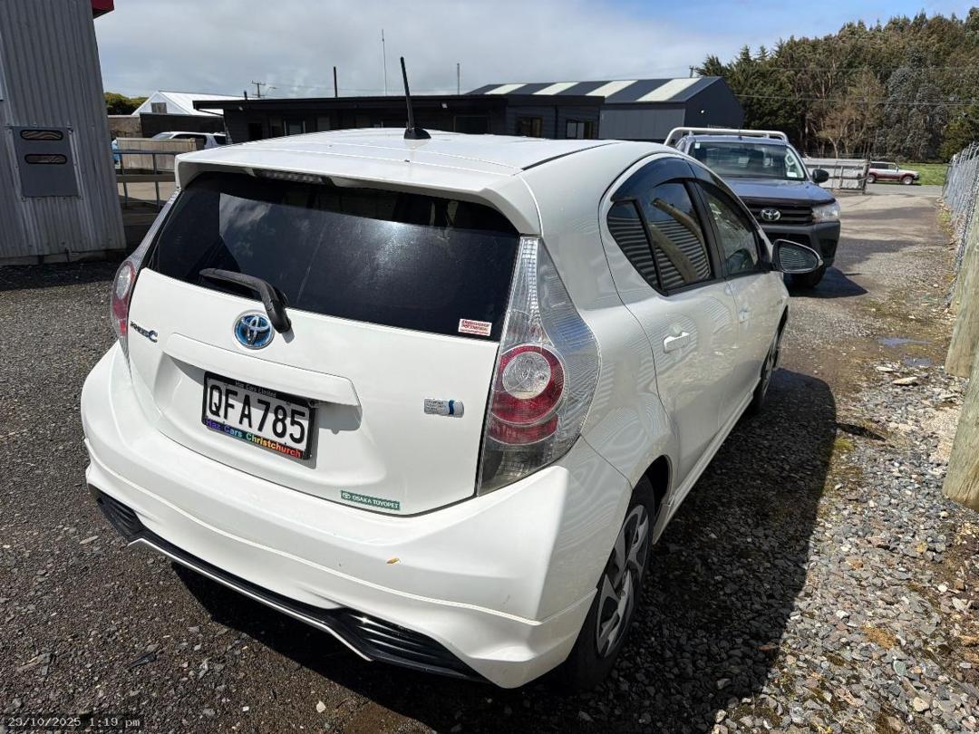 Photo '5' of Toyota Aqua