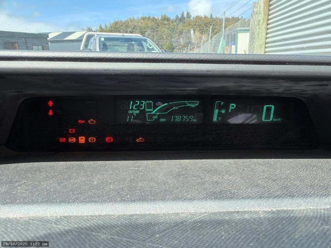 Photo '22' of Toyota Aqua