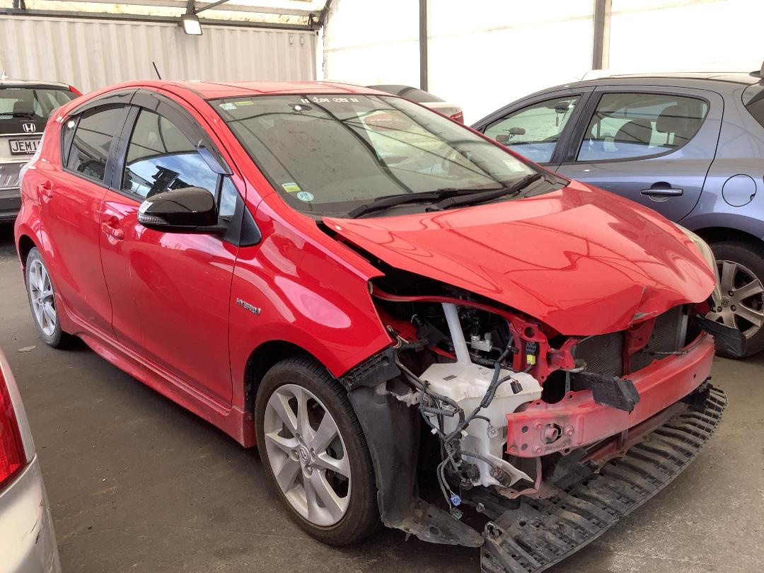 Photo '3' of Toyota Aqua Photo '3' of Toyota Aqua