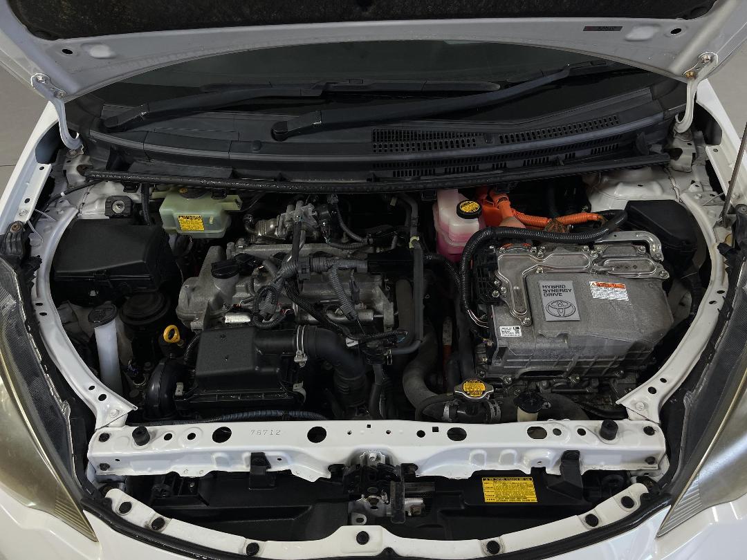 Photo '13' of Toyota Aqua