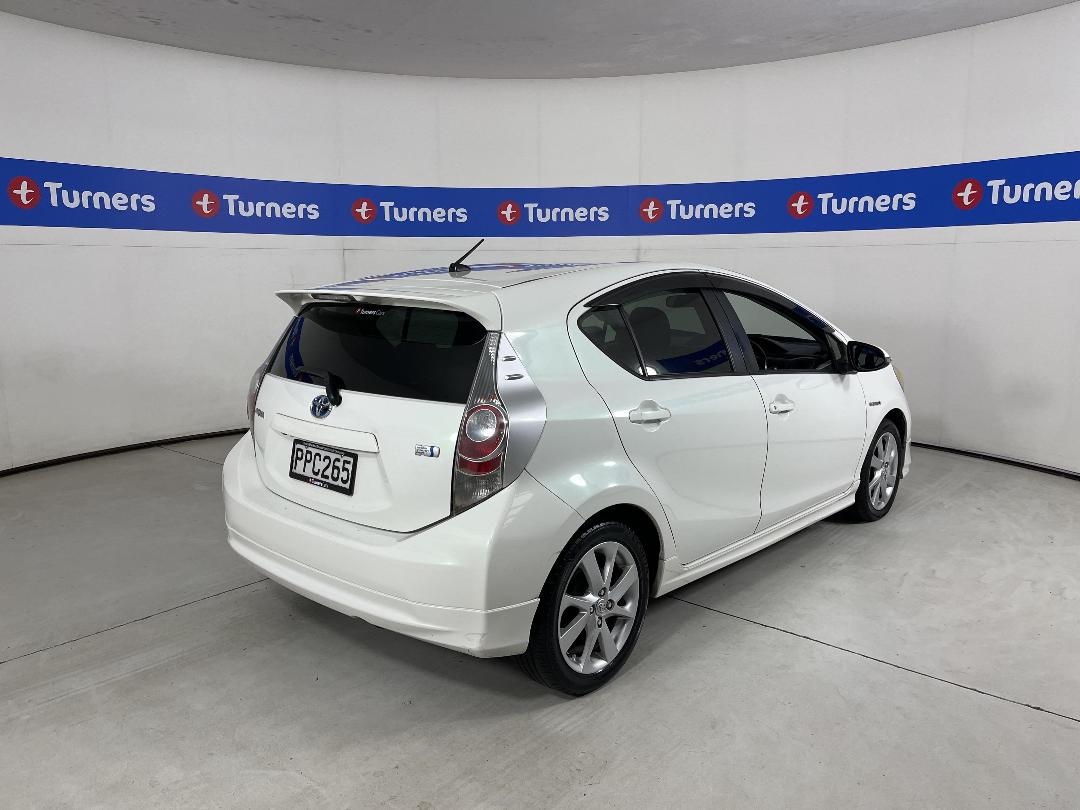 Photo '7' of Toyota Aqua