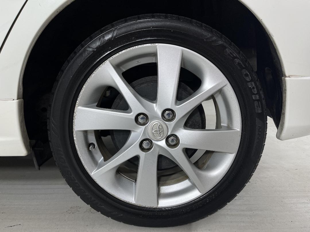 Photo '11' of Toyota Aqua