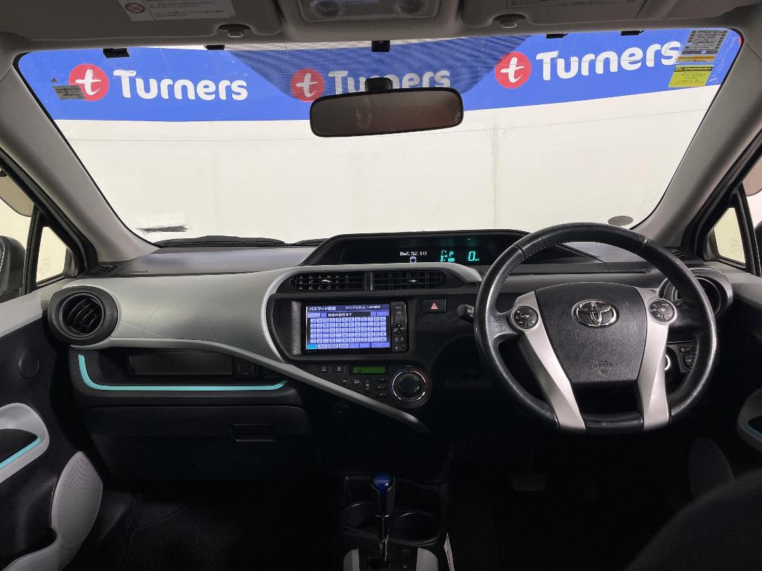 Photo '17' of Toyota Aqua