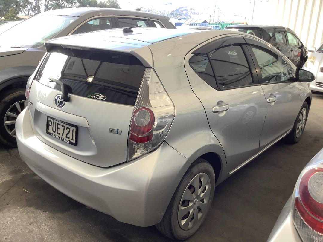 Photo '4' of Toyota Aqua Photo '4' of Toyota Aqua