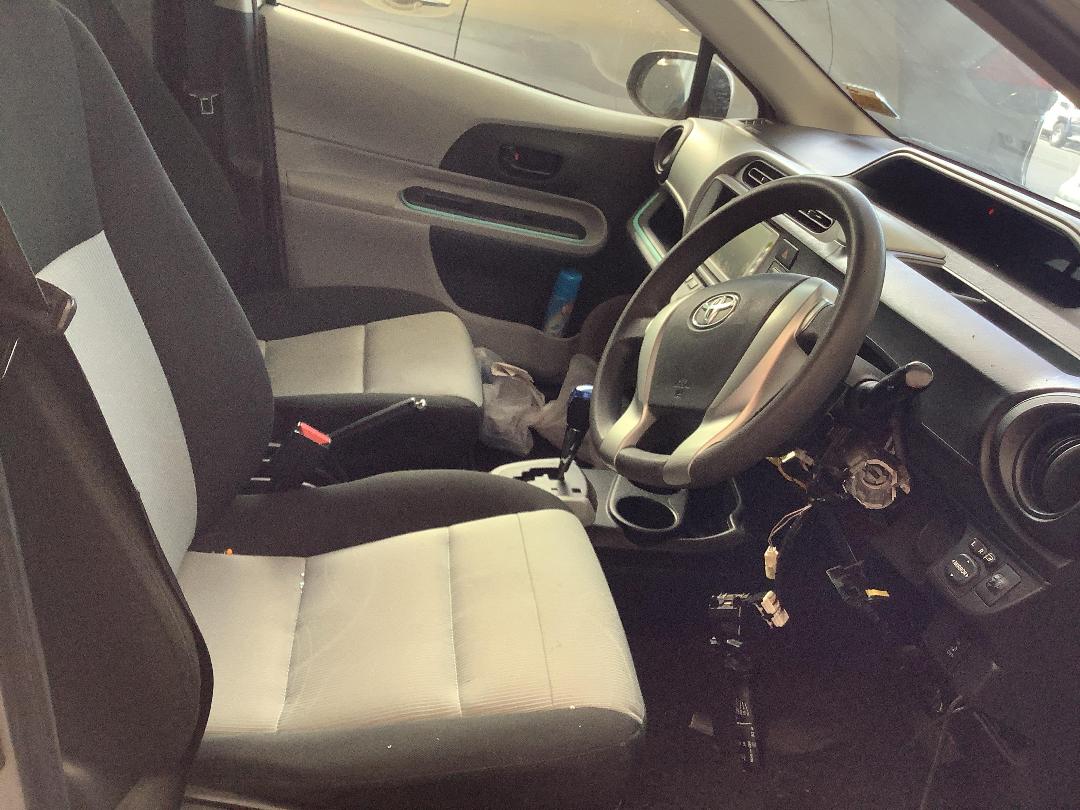 Photo '10' of Toyota Aqua Photo '10' of Toyota Aqua