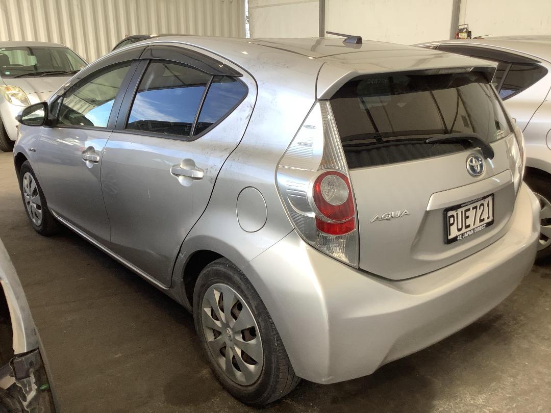 Photo '5' of Toyota Aqua Photo '5' of Toyota Aqua