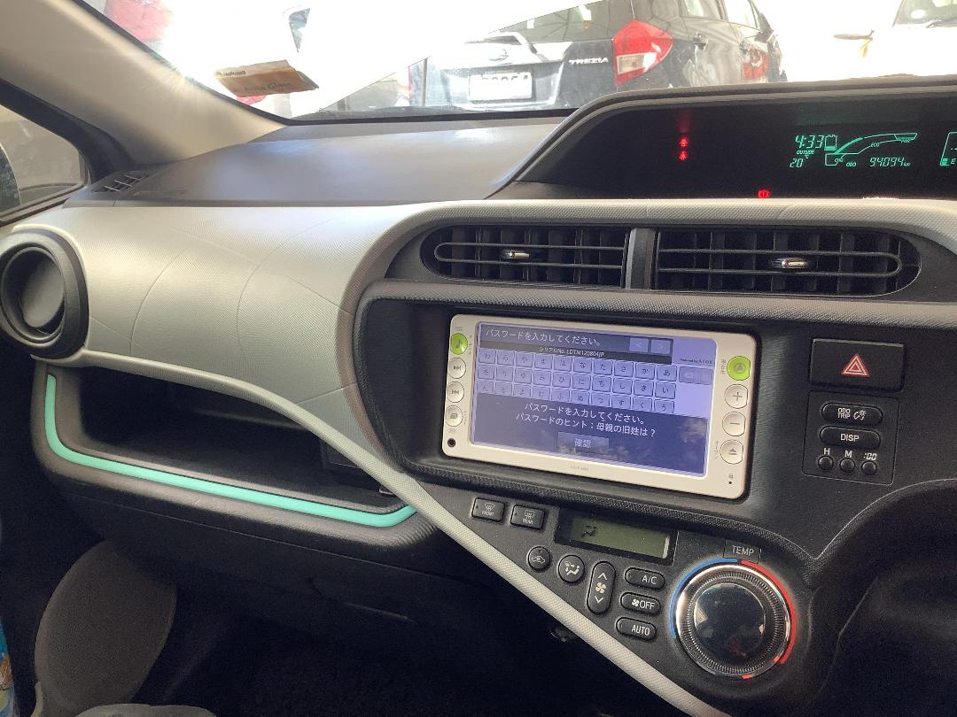 Photo '18' of Toyota Aqua Photo '18' of Toyota Aqua