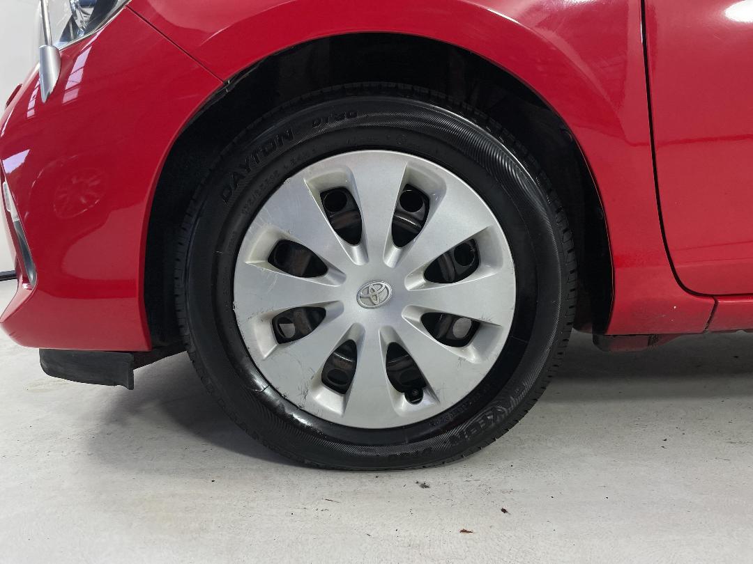 Photo '10' of Toyota Aqua