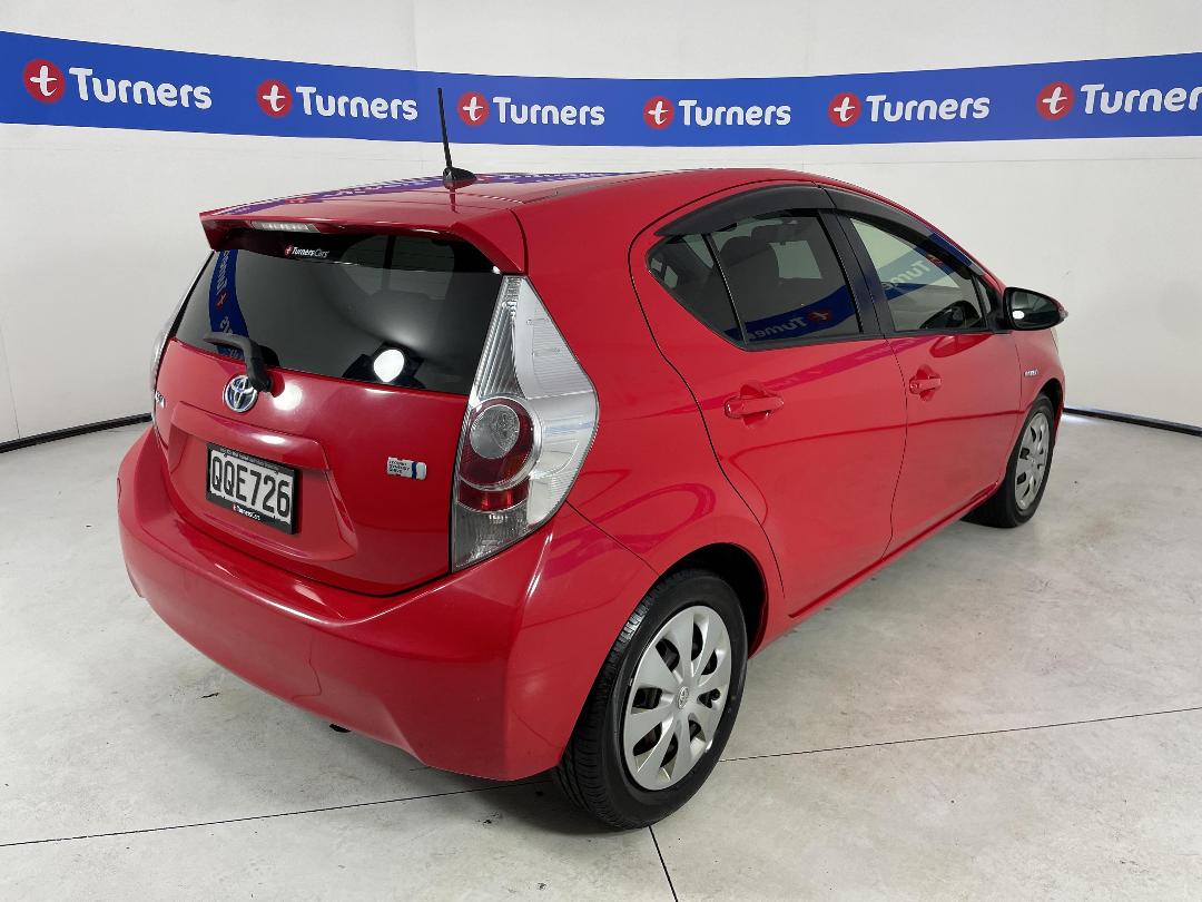 Photo '7' of Toyota Aqua