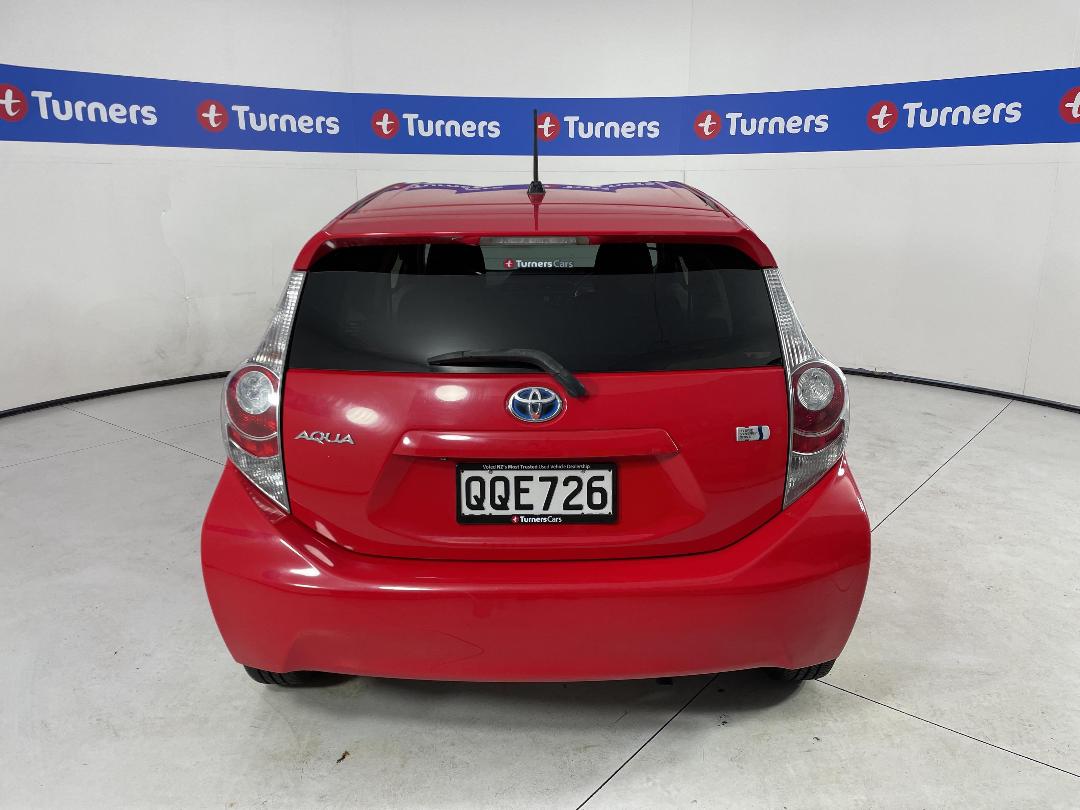 Photo '6' of Toyota Aqua