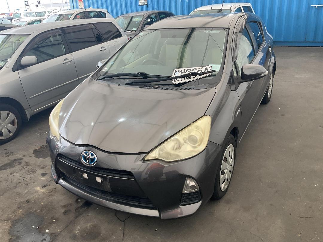 Photo '4' of Toyota Aqua Hybrid