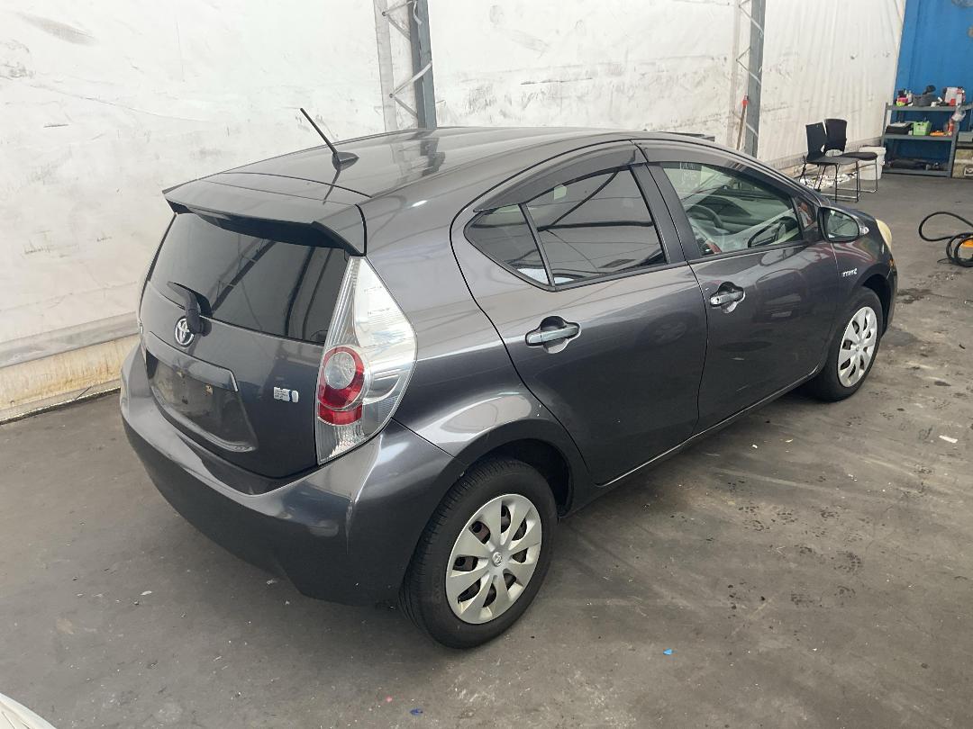 Photo '12' of Toyota Aqua Hybrid