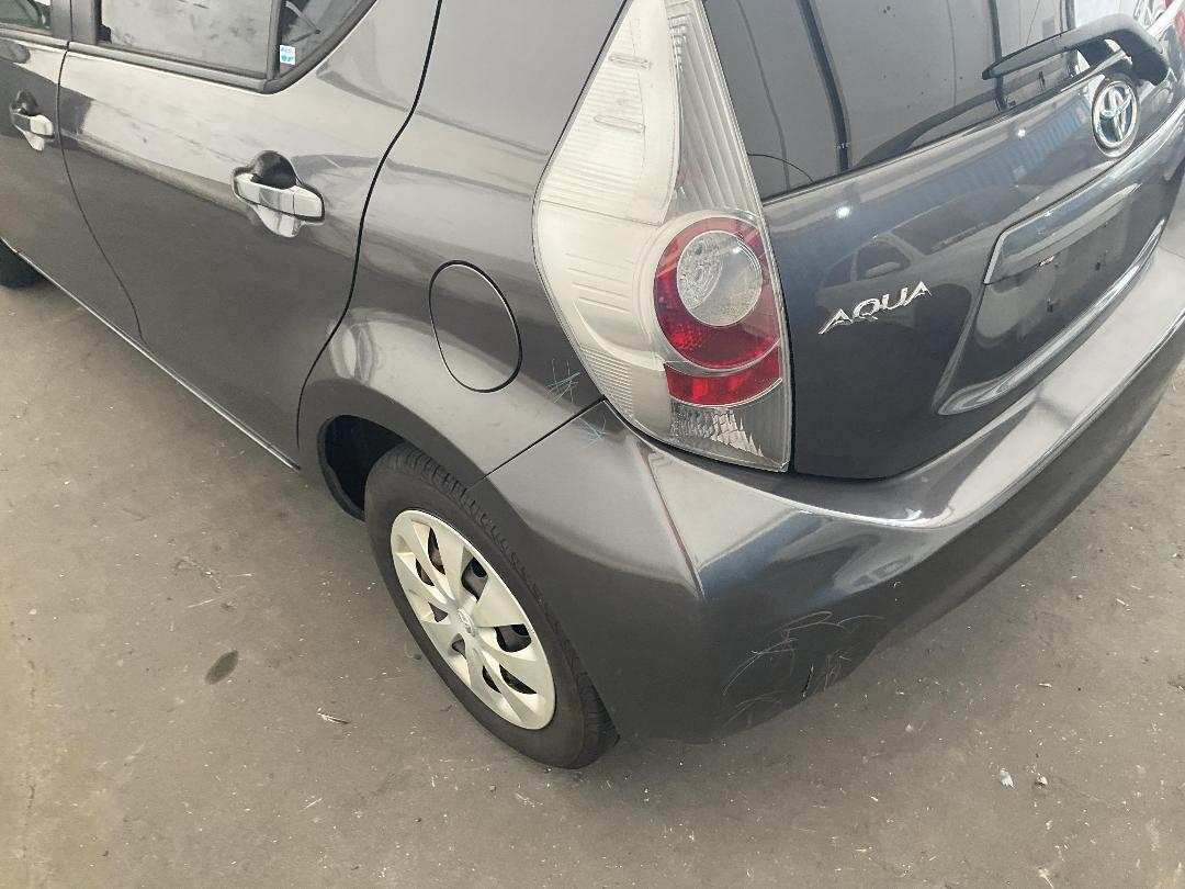 Photo '10' of Toyota Aqua Hybrid