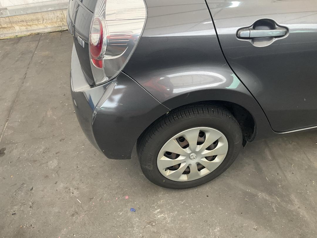 Photo '13' of Toyota Aqua Hybrid