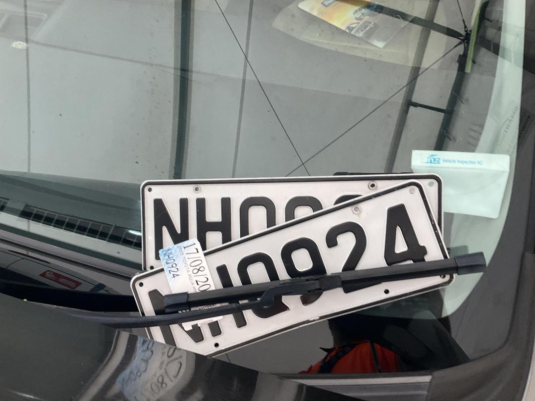 Photo '24' of Toyota Aqua Hybrid