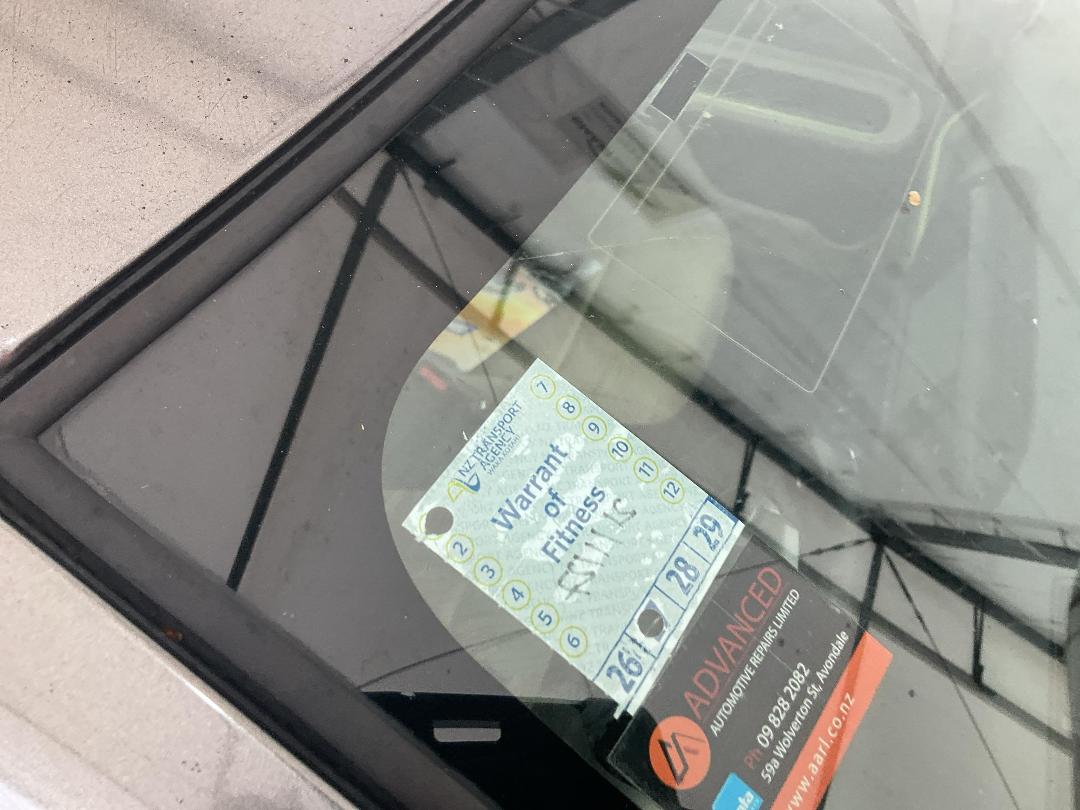 Photo '23' of Toyota Aqua Hybrid