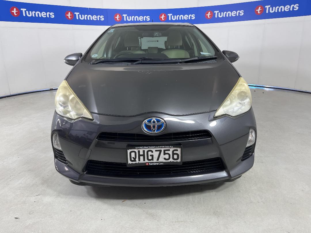 Photo '2' of Toyota Aqua Photo '2' of Toyota Aqua