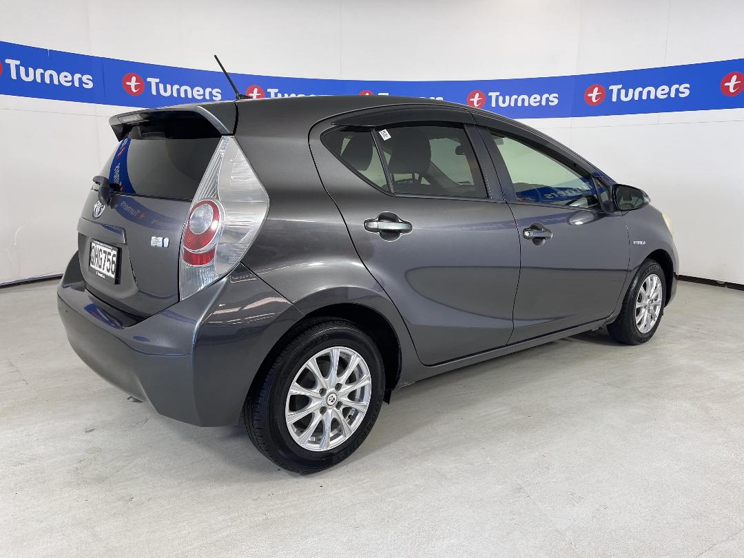 Photo '7' of Toyota Aqua Photo '7' of Toyota Aqua