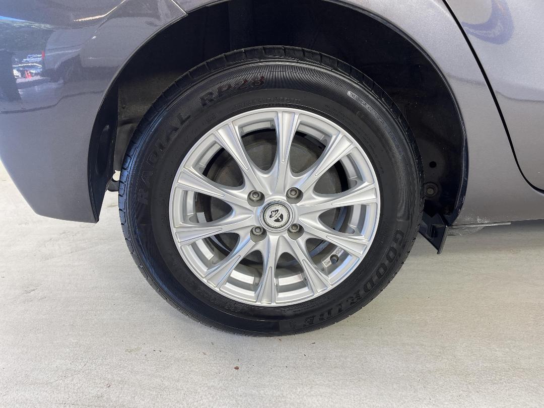 Photo '12' of Toyota Aqua Photo '12' of Toyota Aqua