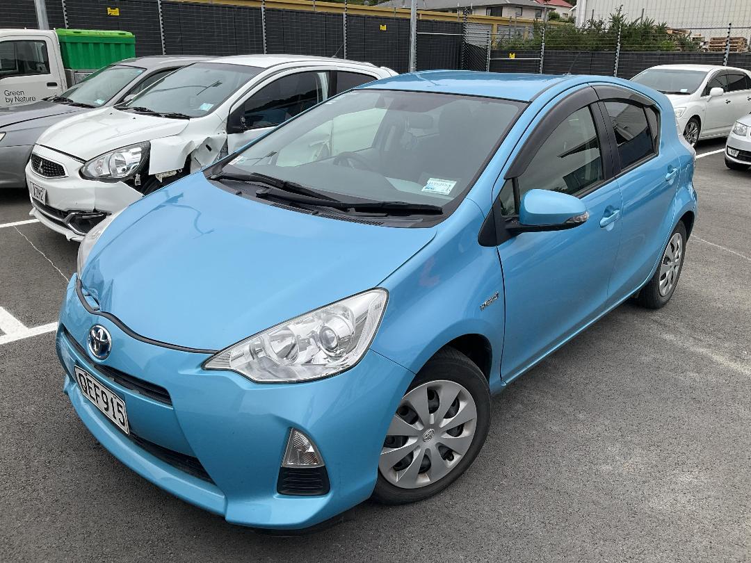 Photo '4' of Toyota Aqua