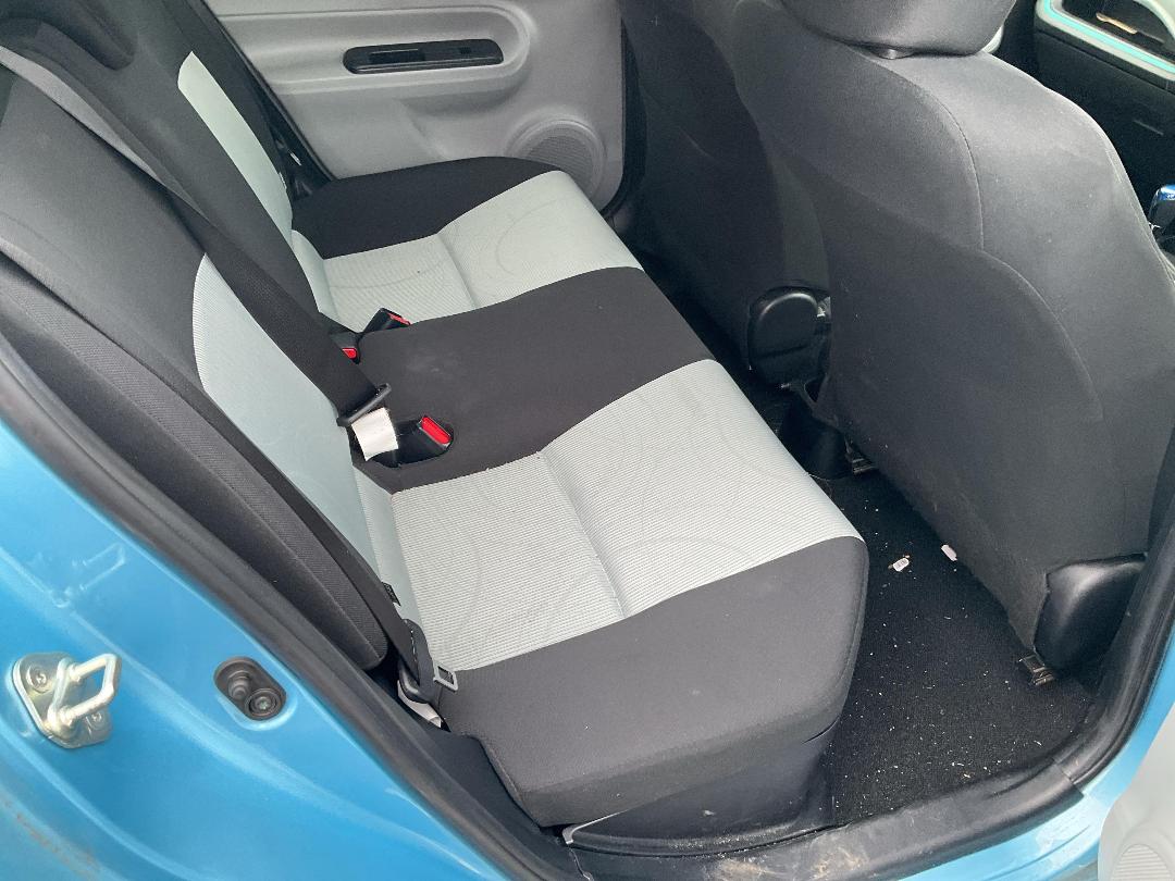 Photo '12' of Toyota Aqua