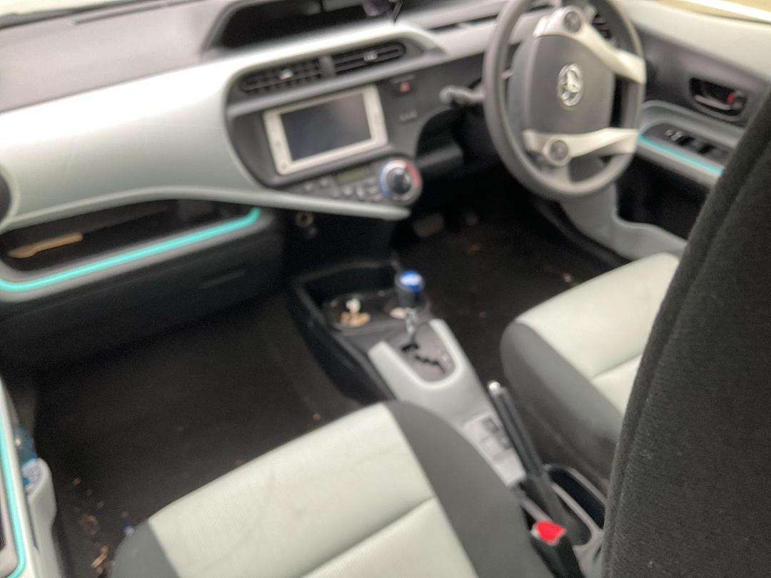 Photo '14' of Toyota Aqua