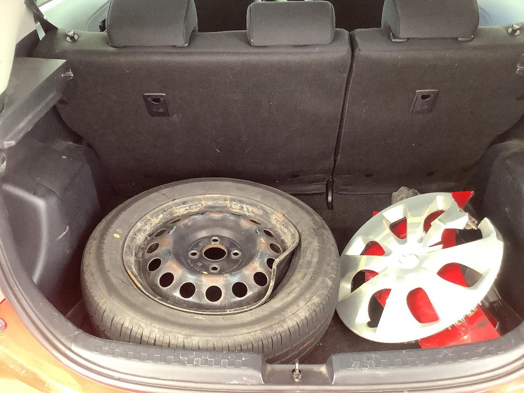 Photo '8' of Toyota Aqua