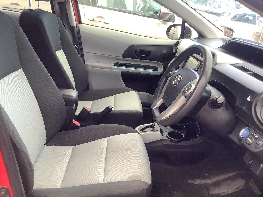 Photo '10' of Toyota Aqua