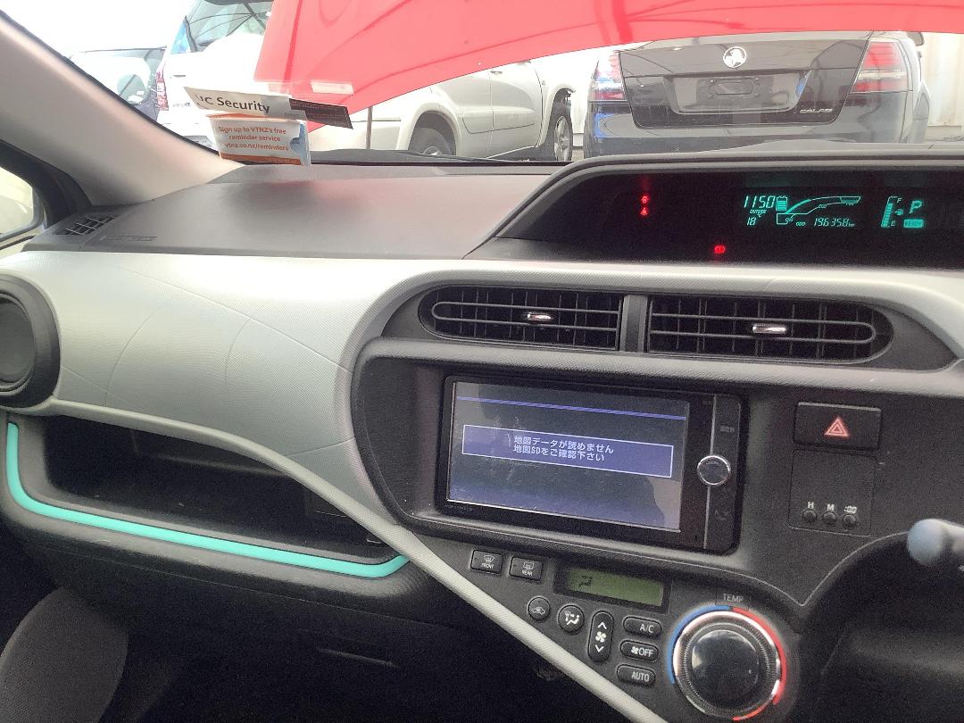 Photo '17' of Toyota Aqua