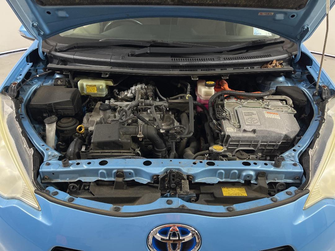 Photo '13' of Toyota Aqua