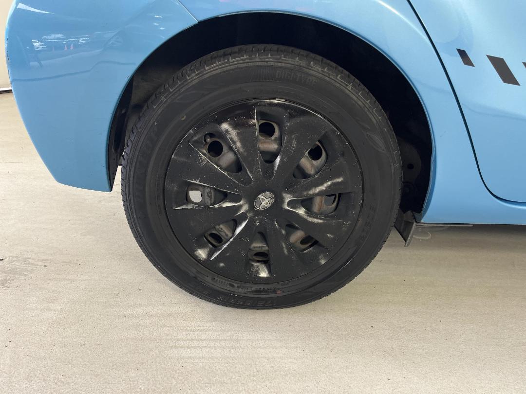 Photo '12' of Toyota Aqua