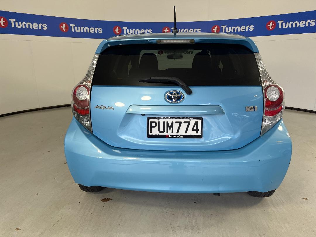 Photo '6' of Toyota Aqua