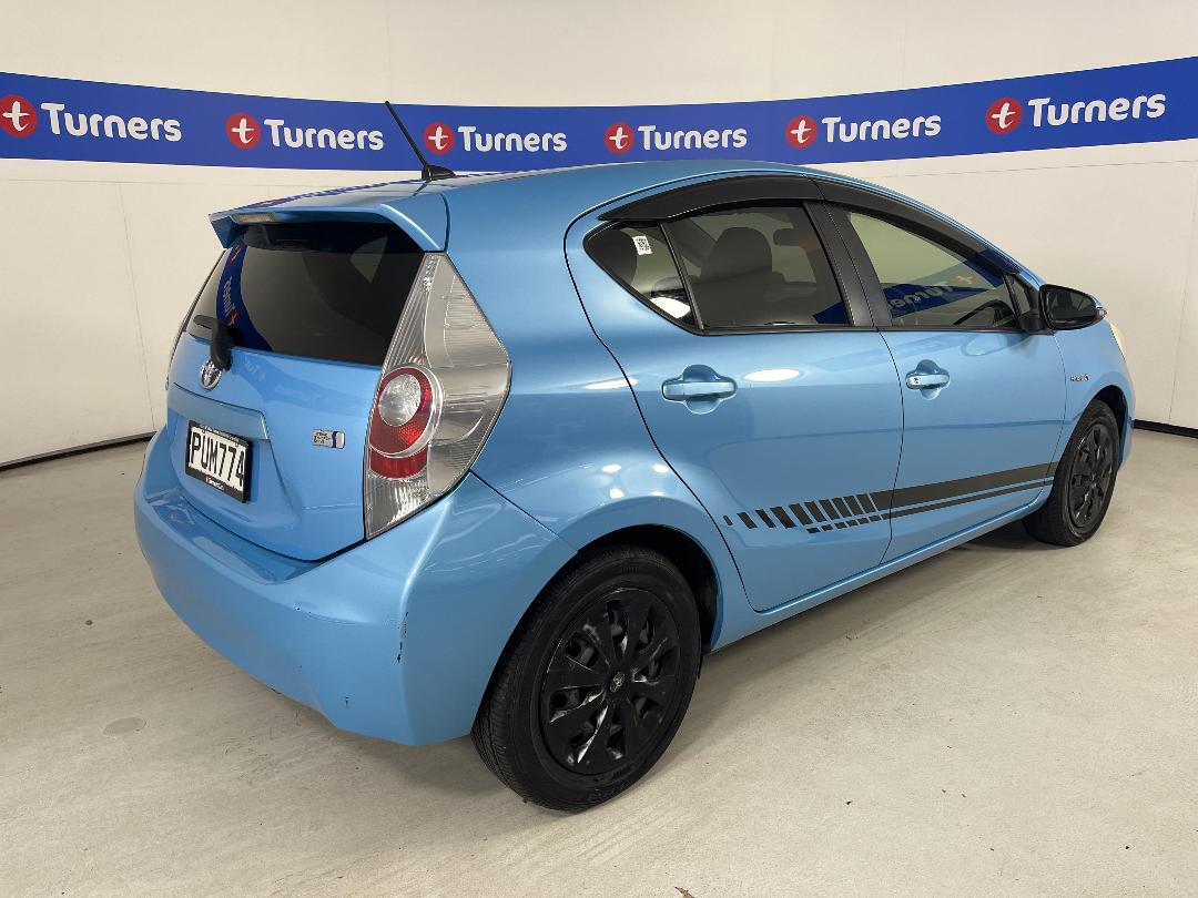 Photo '7' of Toyota Aqua